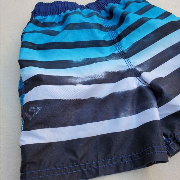 Kanu striped swim trunks Size 4T - Picture 10 of 10